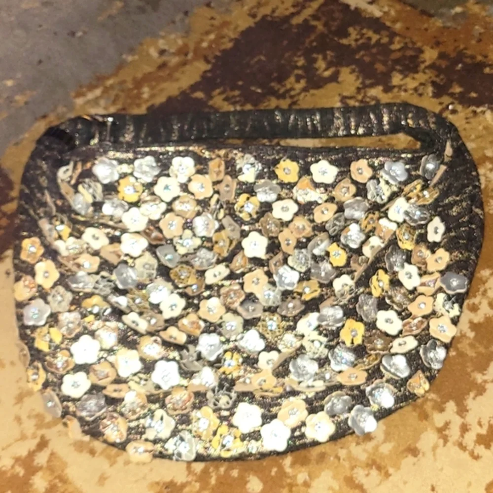Women's Beautiful shimmer xlg boho purse. Don't miss out